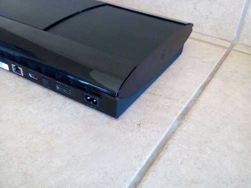 PS3 Newest Design - CECH-4304A - 12 GB RAM - PS3 WIRELESS CONTROLLER AND POWER SUPPLY