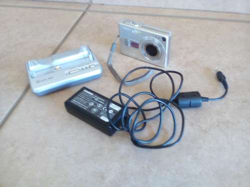 Casio Exilim Digital Camera with 3x Optical Zoom - Casio USB Cradel CA-24 - Casio Charger