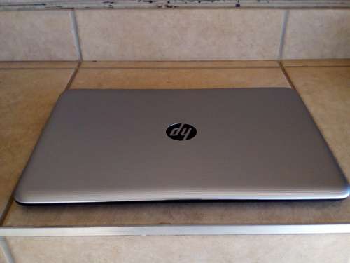 HP 250 G5 - 15.6" - i5-6200U - 500GB HDD - 4 GB RAM  - 2.8GHz - Win 10