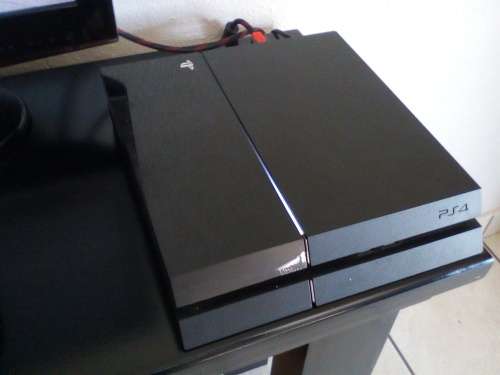 **R7999.00** SONY PS4 CONSOLE (CUH-1116B) 1TB HDD - 1 × SONY WIRELESS CONTROLLER