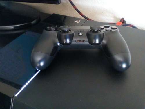 **R7999.00** SONY PS4 CONSOLE (CUH-1116B) 1TB HDD - 1 × SONY WIRELESS CONTROLLER