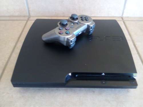 2 x PS3 - CECH-2504B AND CECH-3004B -  320 GB RAM - 2 X PS3 WIRELESS CONTROLLERS