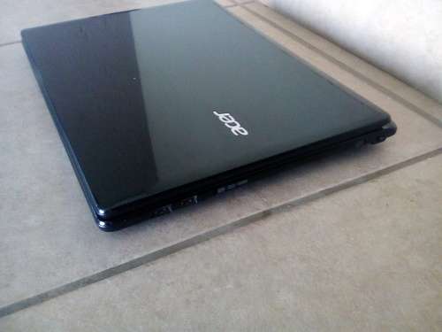 **Touch Screen** Acer Aspire E5-471P - 14" - Intel Core i3-4030U - 1TB HDD - 4GB RAM - HDMI - Win 10