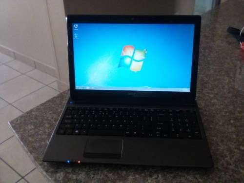Acer Aspier 5750G - 15.6" - Intel Core i7-2630QM - 500GB HDD - 5GB RAM  - 2.6 GHz - HDMI