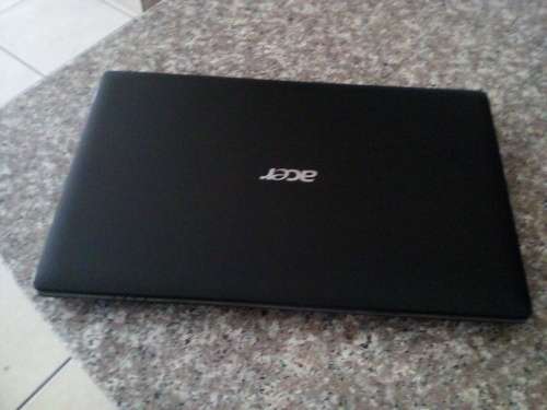 Acer Aspier 5750G - 15.6" - Intel Core i7-2630QM - 500GB HDD - 5GB RAM  - 2.6 GHz - HDMI