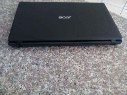 Acer Aspier 5750G - 15.6" - Intel Core i7-2630QM - 500GB HDD - 5GB RAM  - 2.6 GHz - HDMI