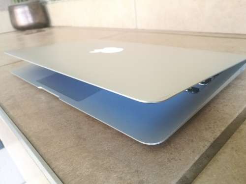Apple Macbook Air A1370 - 11.6" - Intel Core i5-2467M - 128 SSD - 4GB RAM  - 2.3GHz - Backlit