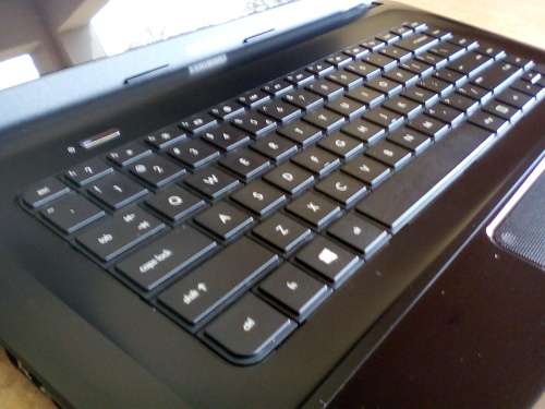 Compaq CQ58 - 15.6" - AMD Dual Core APU WITH RADEON HD 7310 - 500 GB HDD - 4GB RAM - HDMI