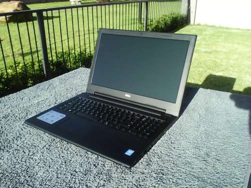 Dell Insipron 15 3542 - 15.6" - i3-4005U - 500GB HDD - 4 GB RAM DDR3 - HDMI
