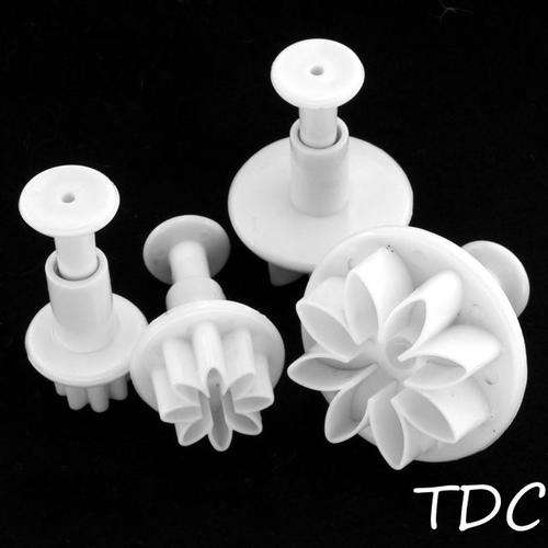 4 Piece Daisy Fondant Plunger Cutter Set **Make your own cupcake decorations**
