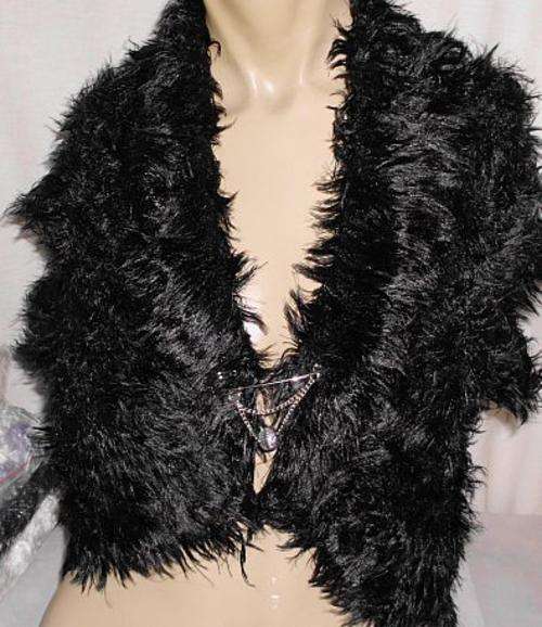 BLACK SHRUG