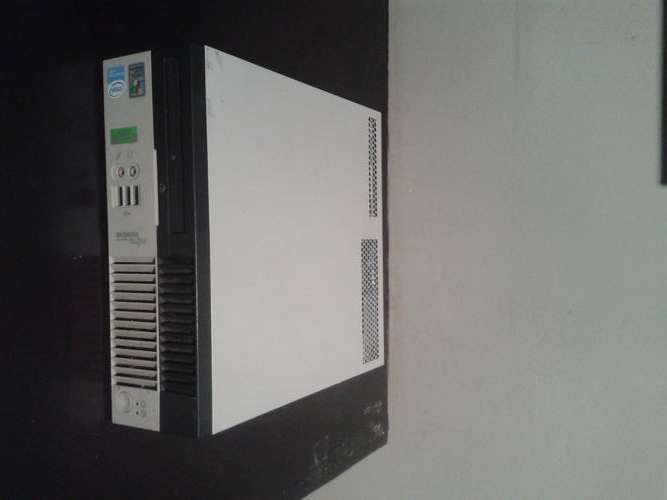 Fujitsu Siemens Desktop PC Thin Client. Pentium 4 Genuine Windows XP