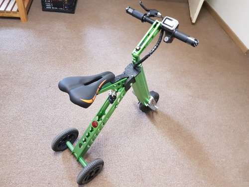 Three Wheel Electric Scooter. 1 Hour Range. Foldable. Demo Model