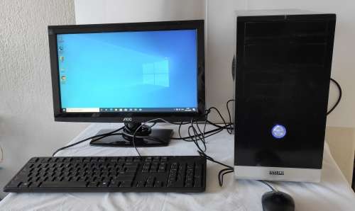 DESKTOP COMPUTER