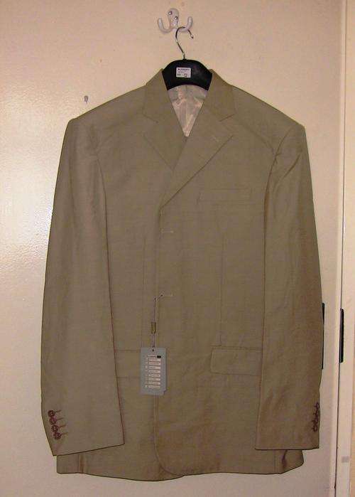 DARK BROWN SUIT