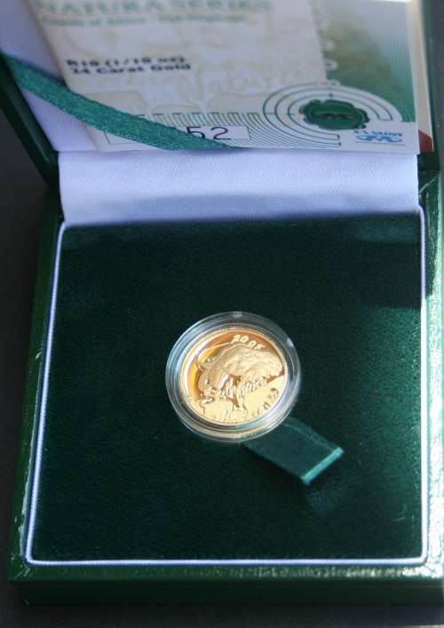 2008 GOLD 1/10TH GIANT OF AFRICA THE ELEPHANT IN SAM BOX NO 552