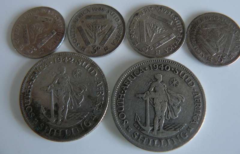 80% SILVER COINS 4 X 3D PLUS 2 X SHILLINGS ALL FOR ONE BID