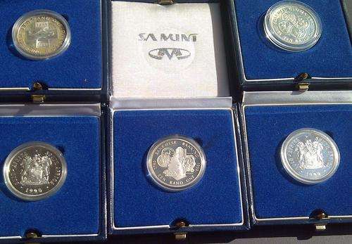 5 PROOF COINS 2 X 1990, 1 X 1991,1 X 1992 AND 1993 IN SAM BOXES BID PER COIN TO TAKE ALL