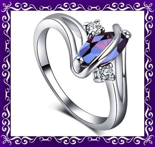 Beautiful simulated topaz ring size 8