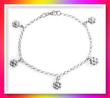 Pleasant bracelet designed in solid sterling silver  Length : 7.25 inch