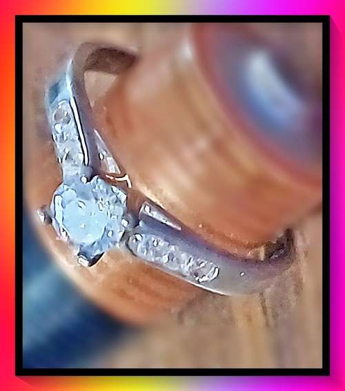 Sterling silver ring with CZ stone Size: 7