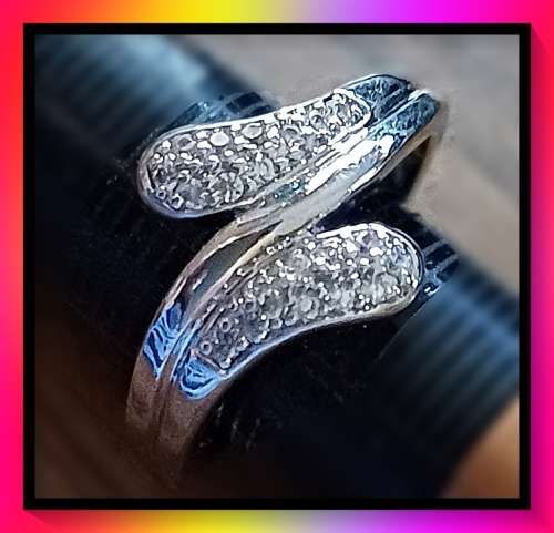 Stunning Sparkly silver ring  16mm