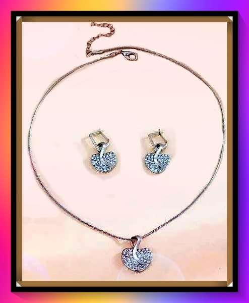 Gorgeous silver rhinestone jewellery set