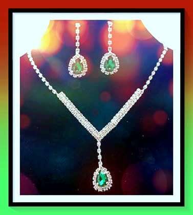 Lovely green simulated emerald necklace and earring set