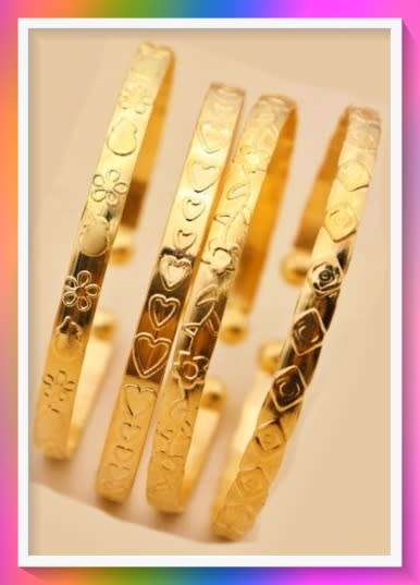 Lovely Heart Textured Bangle