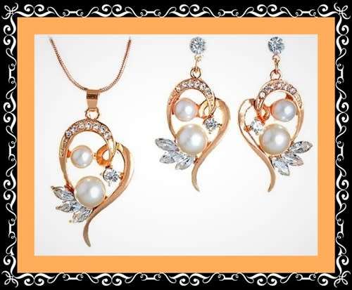 18k Gold plated necklace and earring with austrian crystals set