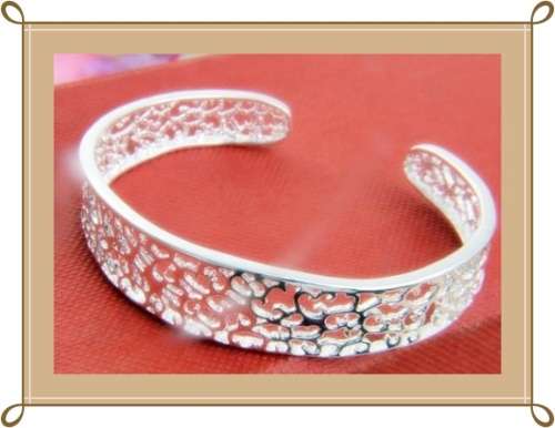 Silver filled cuff bangle  patterned