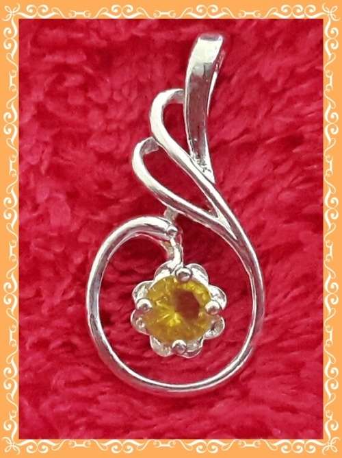 Gorgeous Silver plated zirconia pendants