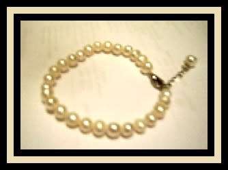 White Freshwater Pearl Bracelet with 18K Gold plated Clasp Adj 18-23cm