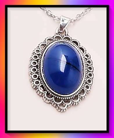 Exquisite simplistic Oval Pendant Necklace