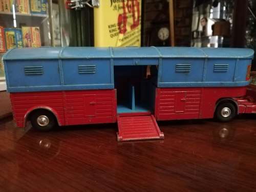 Corgi Toys Chipperfield Horse Transporter