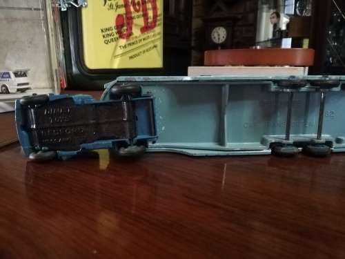 Dinky Toys Bedford car transporter plus 2 cars