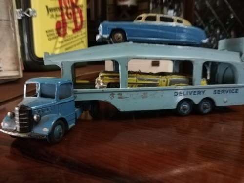 Dinky Toys Bedford car transporter plus 2 cars
