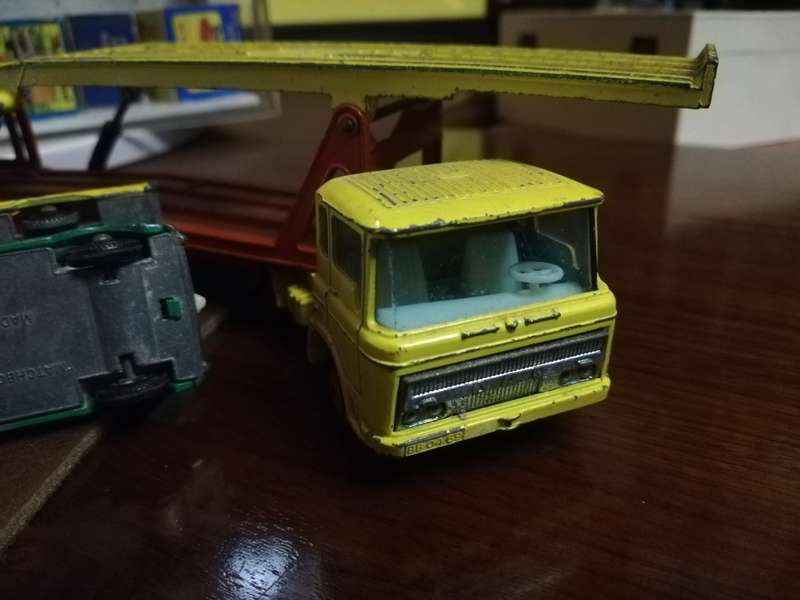 Matchbox Car Transporter with 5 cars