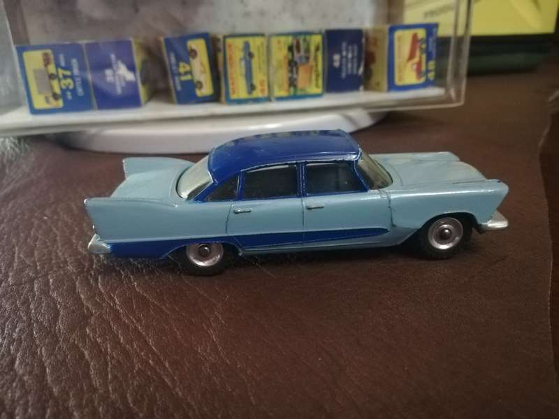 Dinky Toys Plymouth Plaza