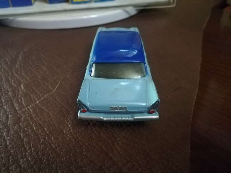 Dinky Toys Plymouth Plaza
