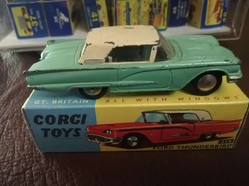 Corgi Toys Ford THUNDERBIRD BOXED