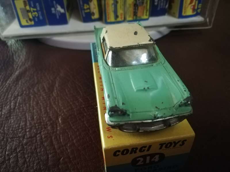 Corgi Toys Ford THUNDERBIRD BOXED