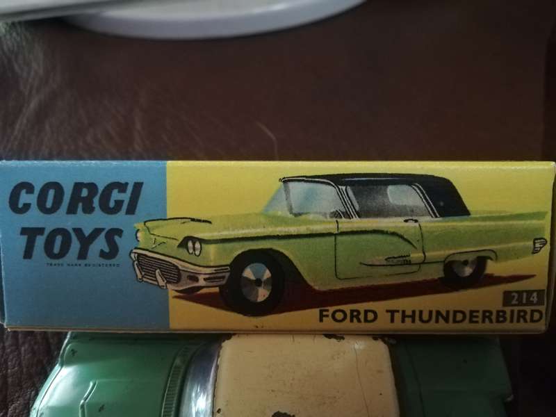 Corgi Toys Ford THUNDERBIRD BOXED