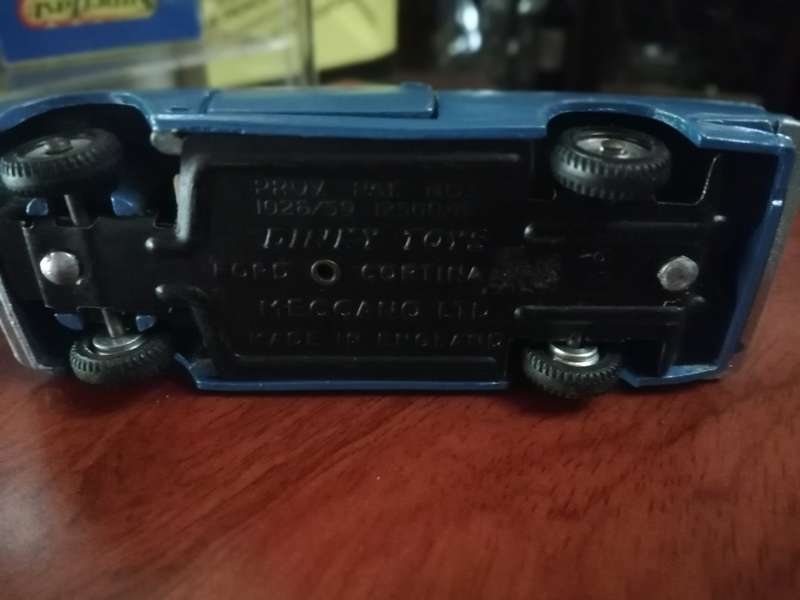 Dinky Toys Ford Cortina Mk1