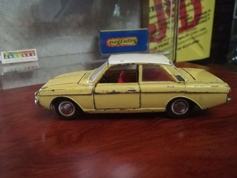 Dinky Toys Ford Taunus