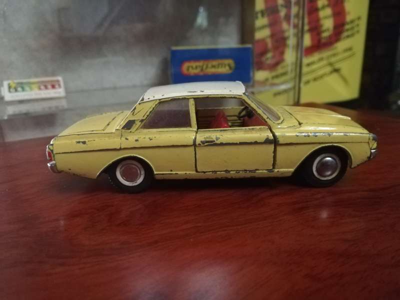 Dinky Toys Ford Taunus