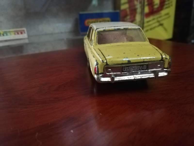 Dinky Toys Ford Taunus