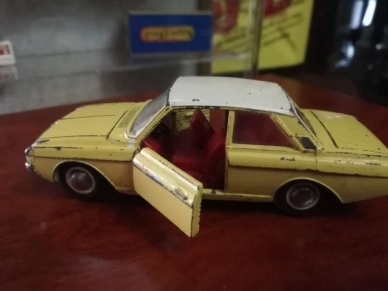 Dinky Toys Ford Taunus