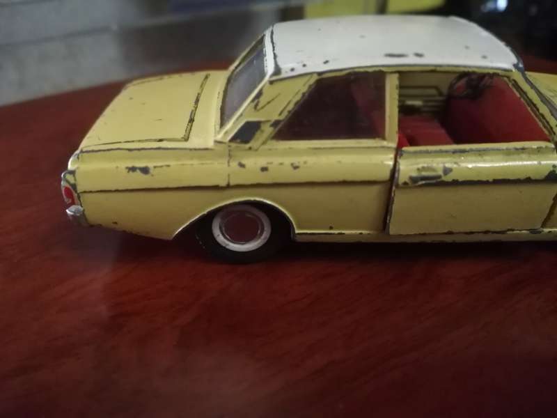 Dinky Toys Ford Taunus
