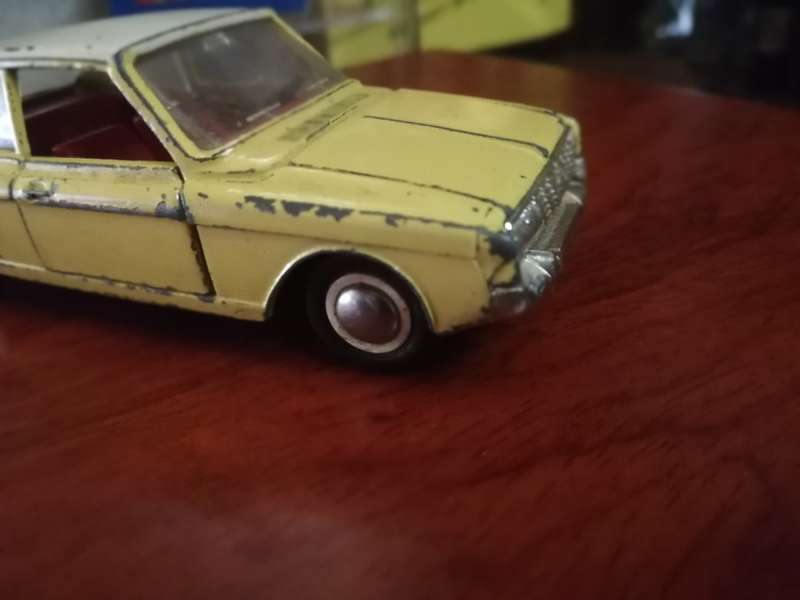 Dinky Toys Ford Taunus